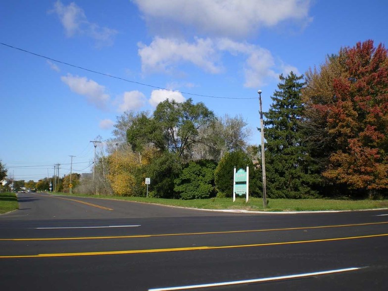 37341-37361 Groesbeck Hwy, Clinton Township, MI à vendre - Photo de l’immeuble – Image 2 sur 3