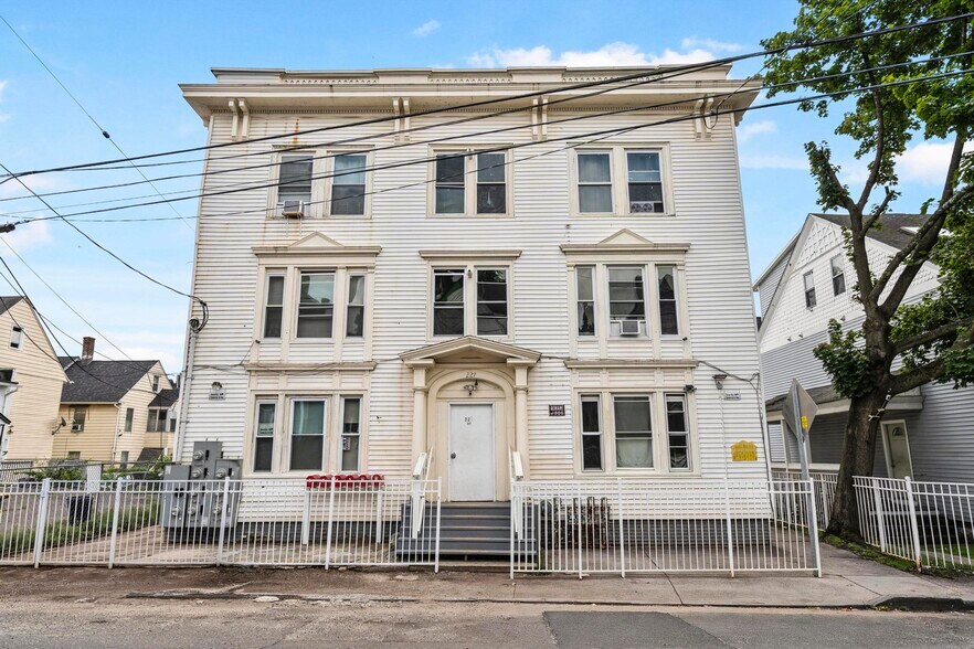 227 Hillside Ave, Waterbury, CT à vendre - Photo de l’immeuble – Image 2 sur 12
