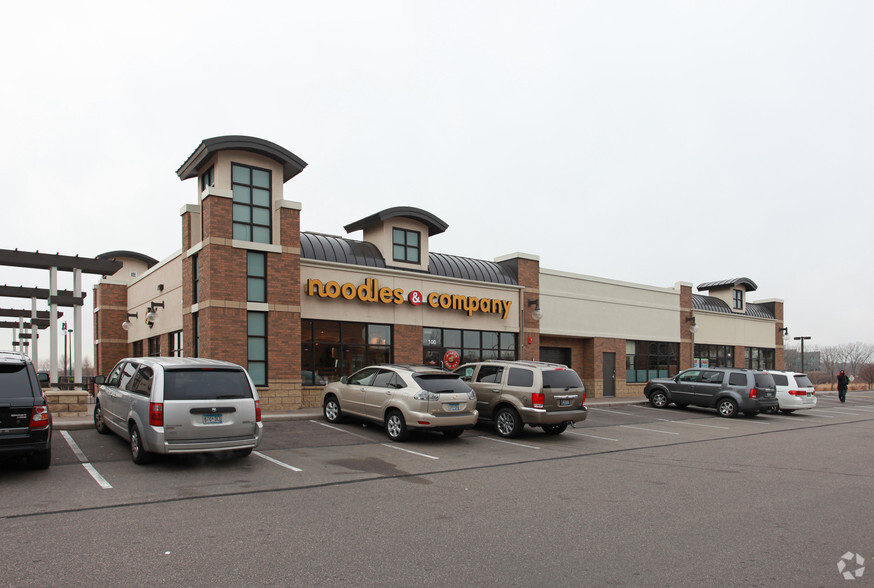 100 Prairie Center Dr, Eden Prairie, MN à louer - Photo principale – Image 1 sur 15