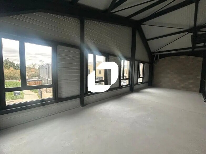 Local d’activités dans Groslay à louer - Photo intérieure – Image 2 sur 2