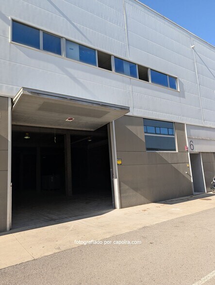 Industriel/Logistique dans Sant Feliu de Llobregat, Barcelona à vendre - Photo de l’immeuble – Image 3 sur 40