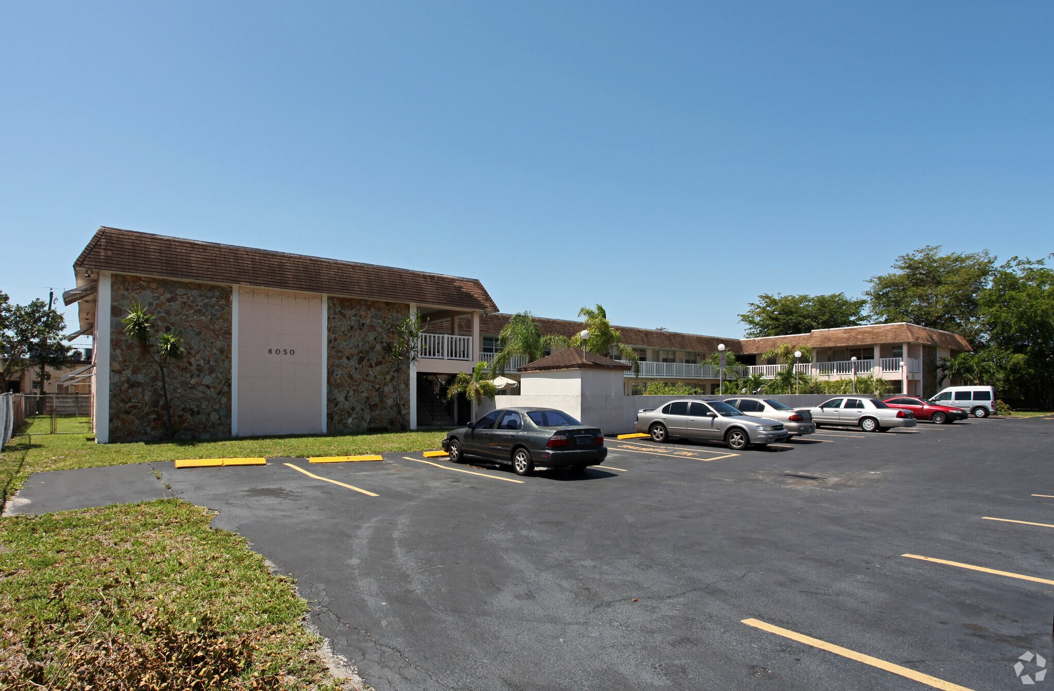 6050 SW 27th St, Miramar, FL à vendre Photo principale– Image 1 sur 8