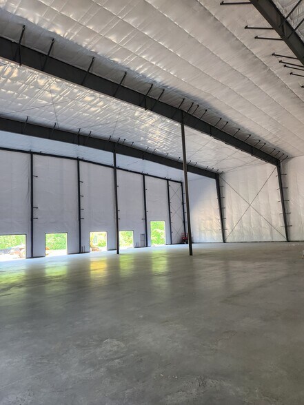 280 Fields Ln, Brewster Village, NY à louer - Photo de l’immeuble – Image 3 sur 6