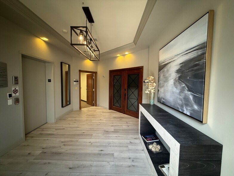 215 N Howard Ave, Tampa, FL à louer - Photo de l’immeuble – Image 2 sur 10