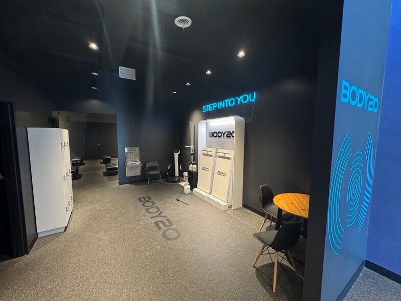 13351 Rock Wren Ln, Riverton, UT à louer - Photo de l’immeuble – Image 3 sur 6