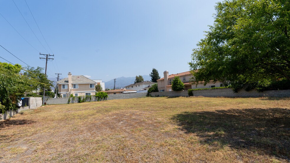 15 and 19 Lucile St, Arcadia, CA à vendre - Photo de l’immeuble – Image 3 sur 4
