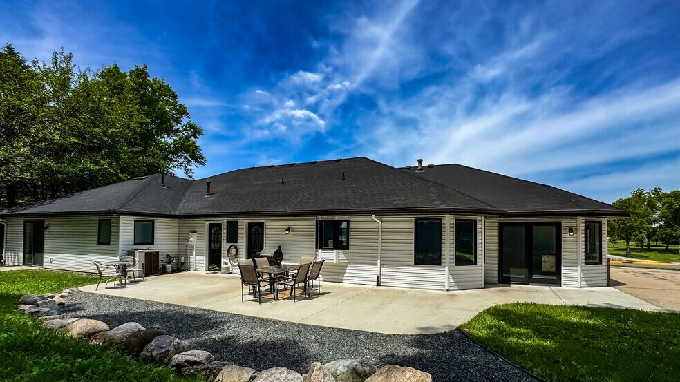 203 Frank Ave NW, Elysian, MN à vendre - Photo de l’immeuble – Image 2 sur 16