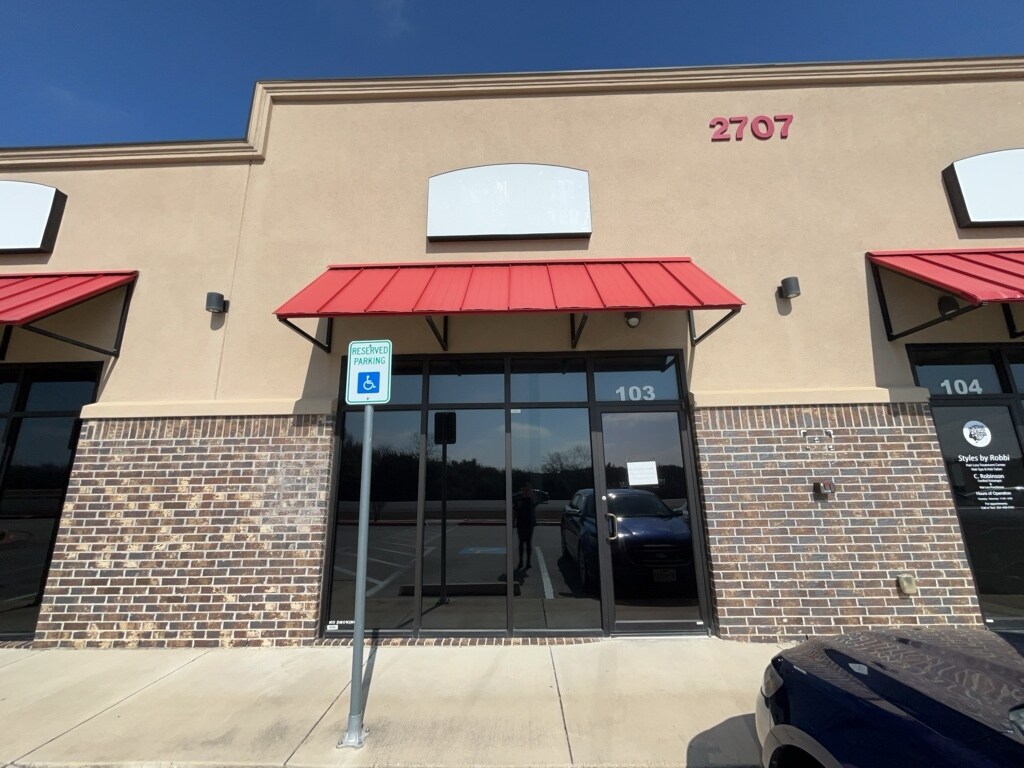 2707 E Stan Schlueter Loop, Killeen, TX à louer Photo de l’immeuble– Image 1 sur 9