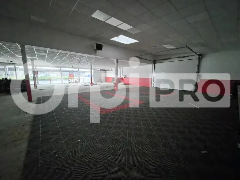 Local commercial dans Reims à louer - Photo de l’immeuble – Image 3 sur 9