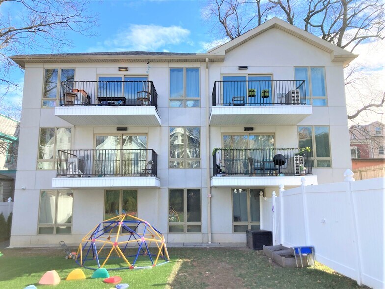 360 Van Duzer St, Staten Island, NY à vendre - Photo de l’immeuble – Image 2 sur 5