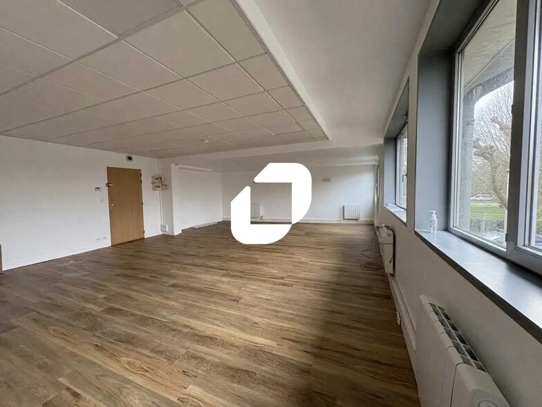 21 Rue Jacques Cartier, Voisins-le-Bretonneux à louer - Photo de l’immeuble – Image 1 sur 14
