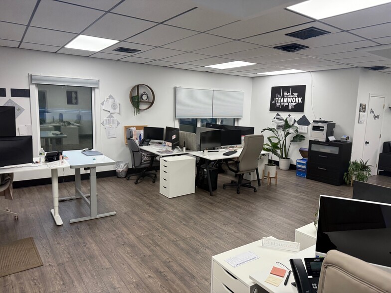 584 Meadow St, Agawam, MA à louer - Photo de l’immeuble – Image 3 sur 34