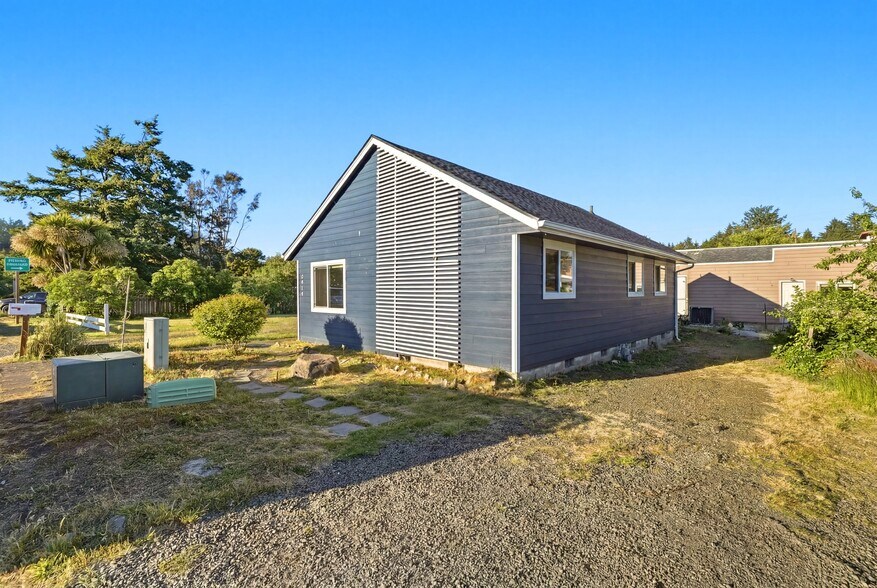 5024 NW Jetty Ave, Lincoln City, OR à vendre - Photo de l’immeuble – Image 3 sur 19