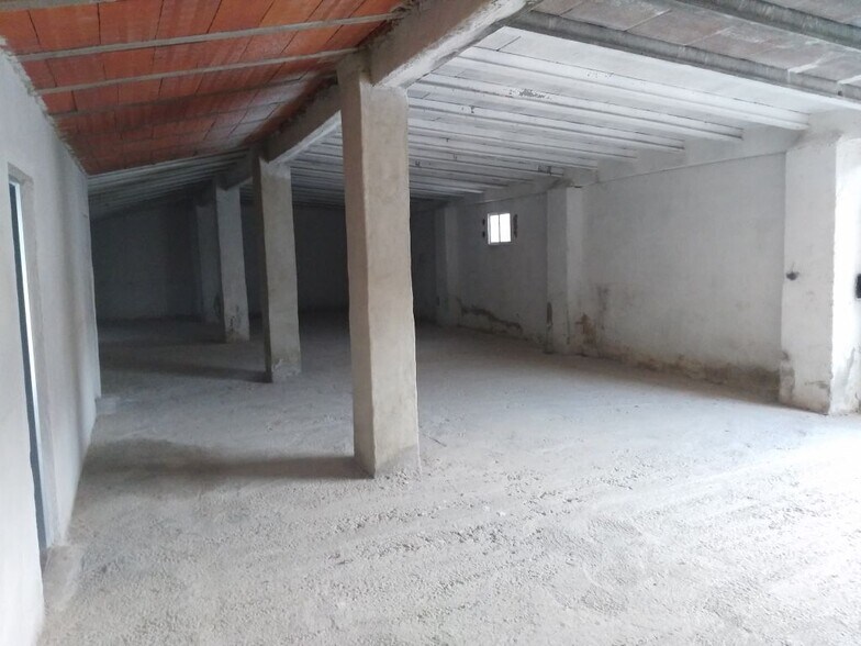 Industriel/Logistique dans Calasparra à vendre - Photo intérieure – Image 1 sur 12