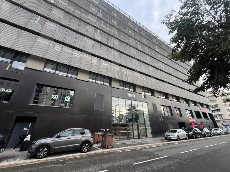 102-108 Boulevard René Cassin, Nice à louer - Photo de l’immeuble – Image 2 sur 19