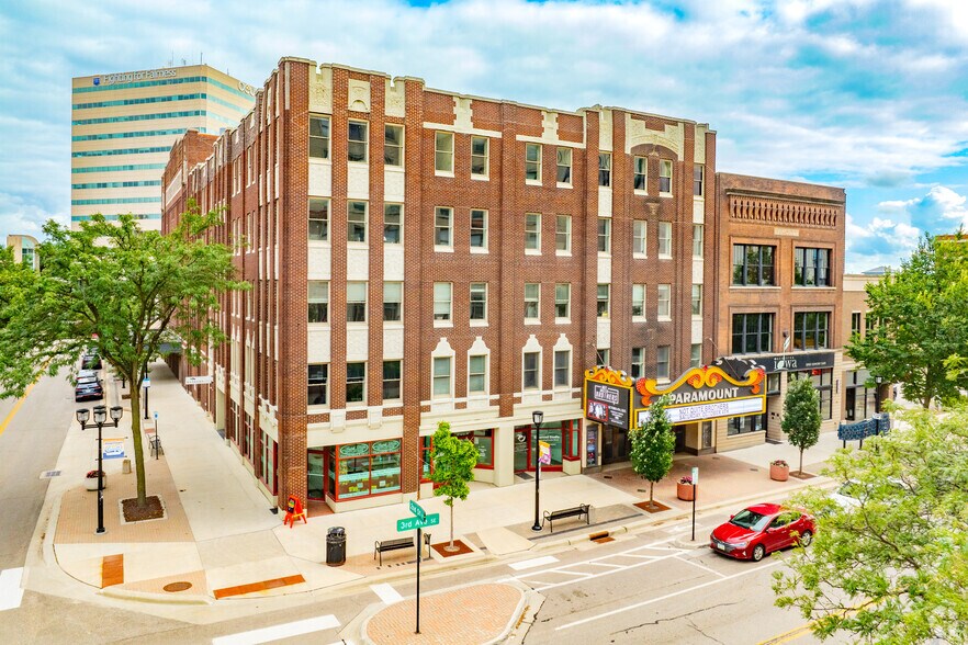 305 2nd St SE, Cedar Rapids, IA à louer - Photo principale – Image 1 sur 9