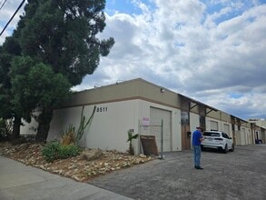 8511 Canoga Ave, Canoga Park, CA à louer Photo intérieure– Image 1 sur 8