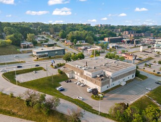 Plus de détails pour 3330 Rue King O, Sherbrooke, QC - Bureau à vendre