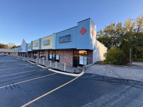 15-21 N Main St, Bellingham, MA à louer Photo de l’immeuble– Image 1 sur 1