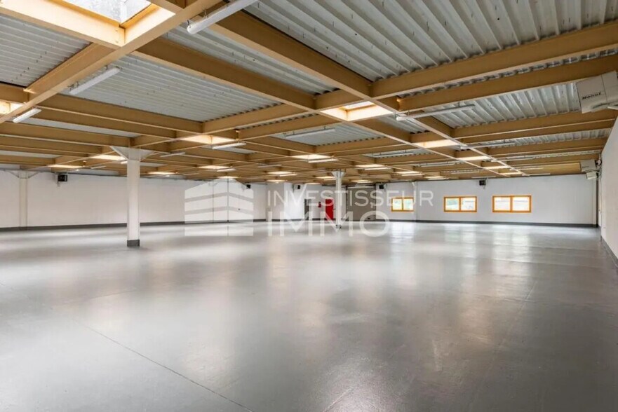 Bureau dans Croissy-Beaubourg à louer - Photo de l’immeuble – Image 1 sur 4