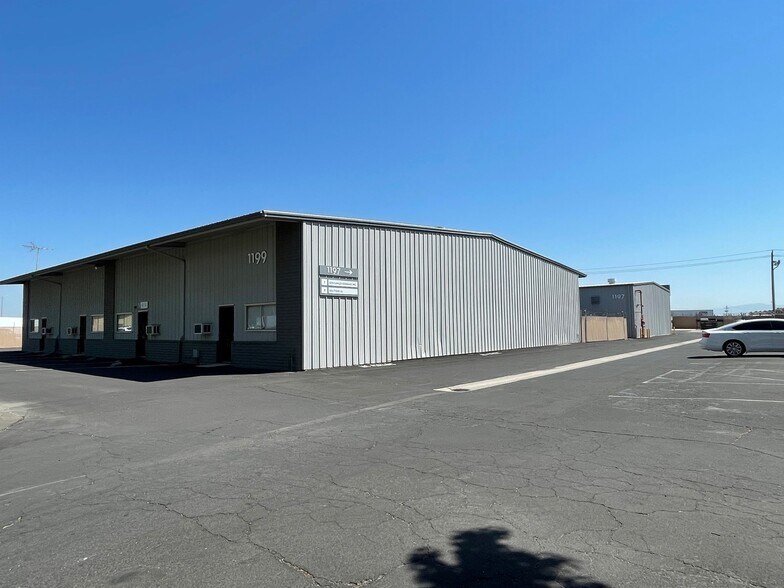 1197 Vanderbilt Cir, Manteca, CA à louer - Photo de l’immeuble – Image 3 sur 4