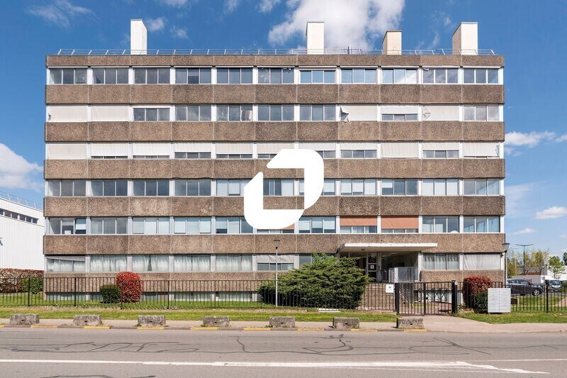 Bureau dans Trappes à louer - Photo de l’immeuble – Image 2 sur 22