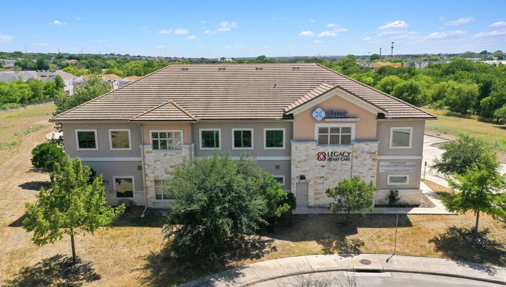 2 Spurs Ln, San Antonio, TX à louer - Photo de l’immeuble – Image 1 sur 16