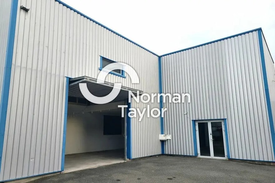 Local d’activités dans Urrugne à louer - Photo de l’immeuble – Image 1 sur 6