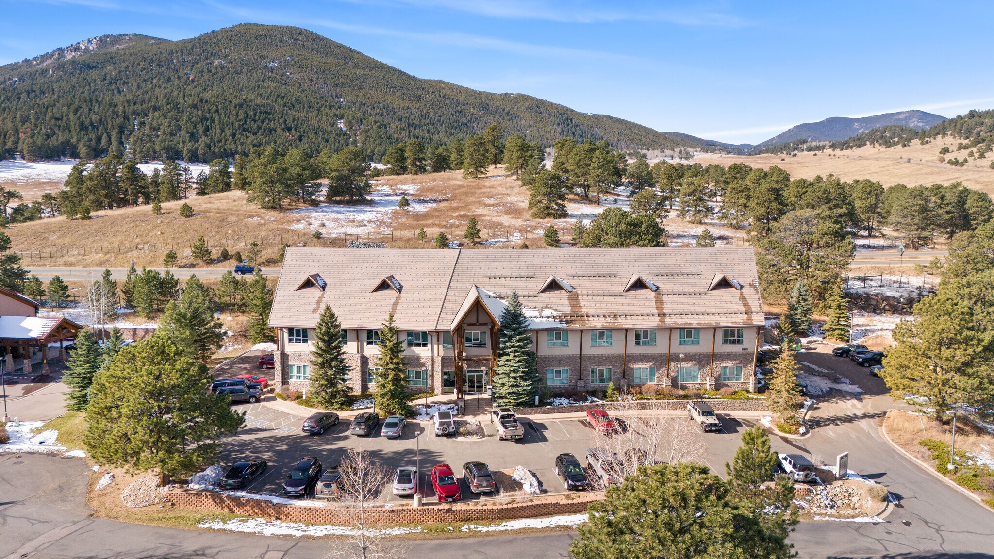 32135 Castle Ct, Evergreen, CO à vendre Photo de l’immeuble– Image 1 sur 10