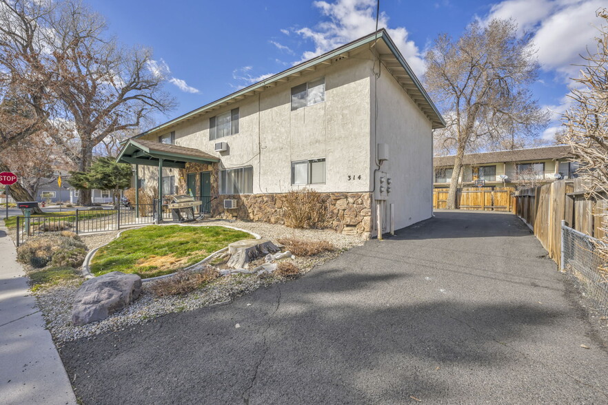 314 W Eighth St, Carson City, NV à vendre - Photo de l’immeuble – Image 2 sur 6
