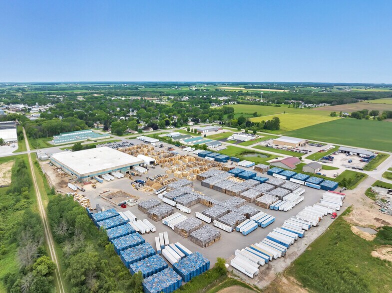 112 N Mainline Dr, Seymour, WI à vendre - Photo de l’immeuble – Image 2 sur 5