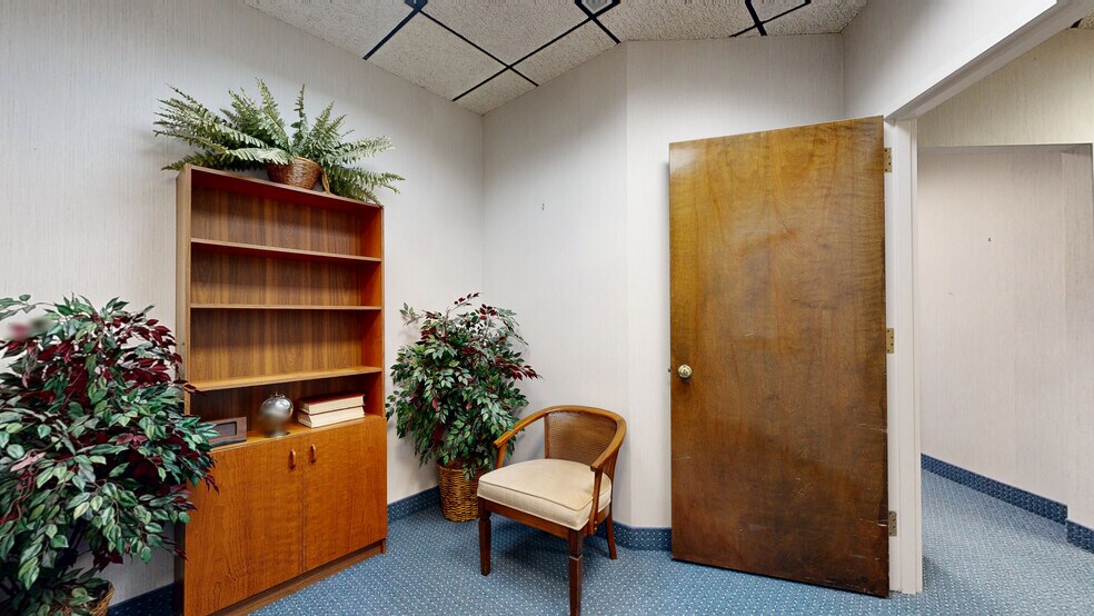 Value-Add Office Portfolio w/ Cash Flow portefeuille de 2 biens à vendre sur LoopNet.fr - Numérisation 3D Matterport – Image 3 sur 21