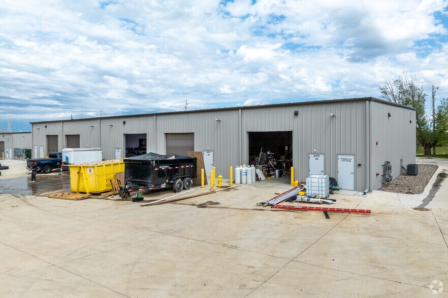 5820 NW Beaver Dr, Johnston, IA à louer - Photo de l’immeuble – Image 3 sur 11