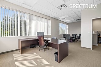 25106 Avenue Tibbitts, Valencia, CA à vendre Photo intérieure– Image 2 sur 7