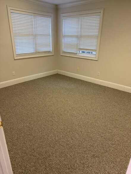327 Dahlonega St, Cumming, GA à louer - Photo intérieure – Image 3 sur 8