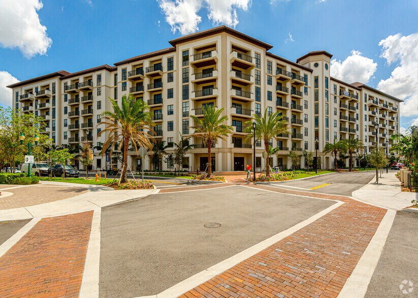 6600 Main St, Miami Lakes, FL à louer - Photo de l’immeuble – Image 1 sur 53