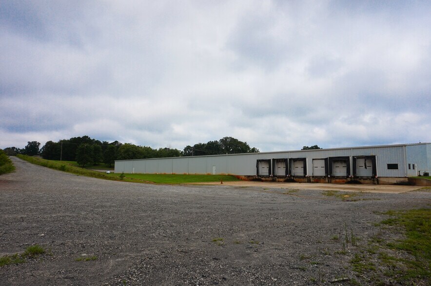 490 Vance St, Forest City, NC à vendre - Photo de l’immeuble – Image 2 sur 4