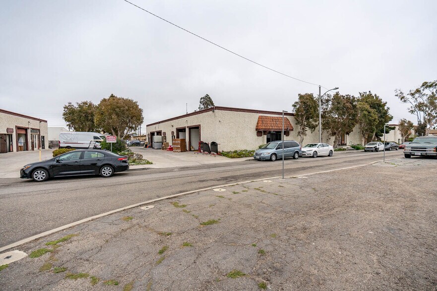 1301 Tower Sq, Ventura, CA à louer - Photo de l’immeuble – Image 1 sur 8