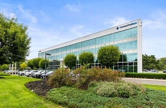 275 Broadhollow Rd, Melville, NY à louer Photo intérieure– Image 1 sur 5