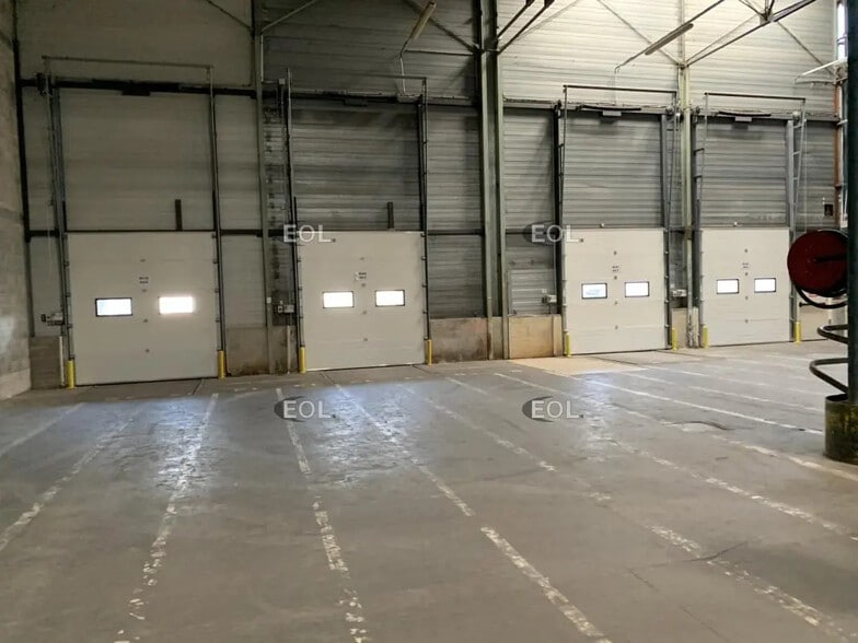 Industriel/Logistique dans Nîmes à louer - Photo de l’immeuble – Image 3 sur 7