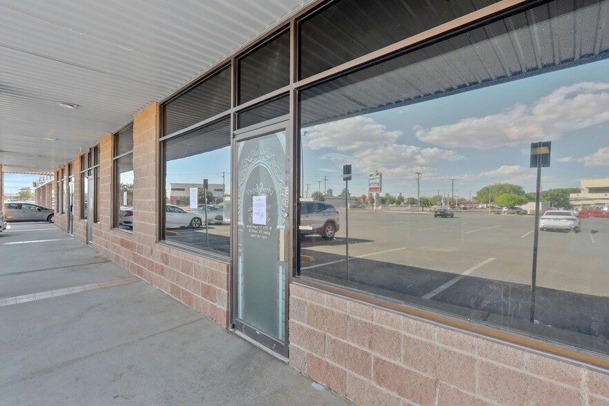 9109 Dyer St, El Paso, TX à louer - Photo de l’immeuble – Image 3 sur 42