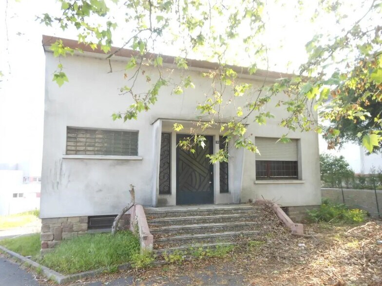 Local d'activités dans Forbach à vendre - Photo de l’immeuble – Image 1 sur 7