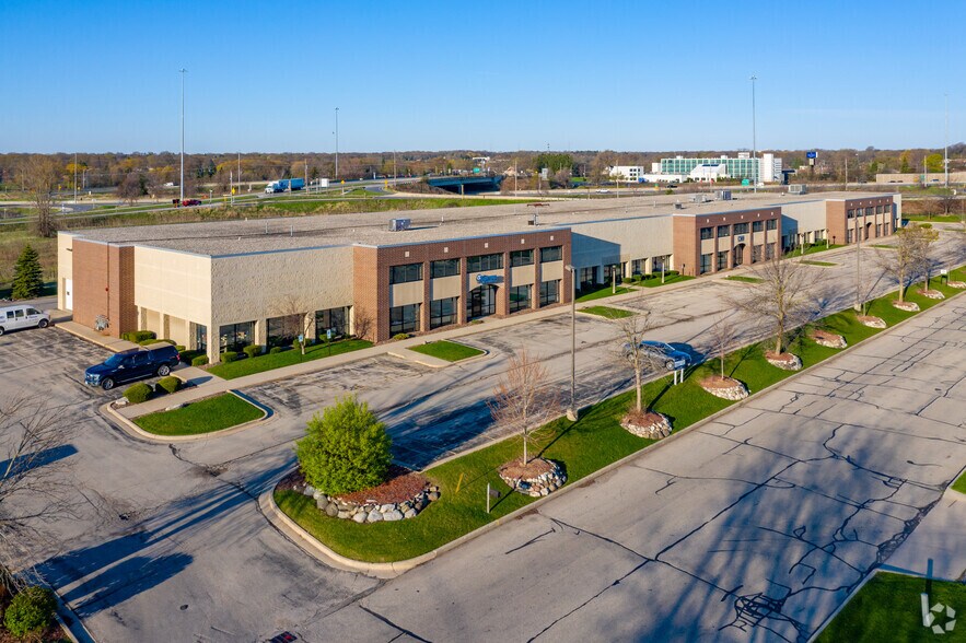 N89W14431-N89W14475 Patrita Dr, Menomonee Falls, WI à louer - Photo de l’immeuble – Image 2 sur 6