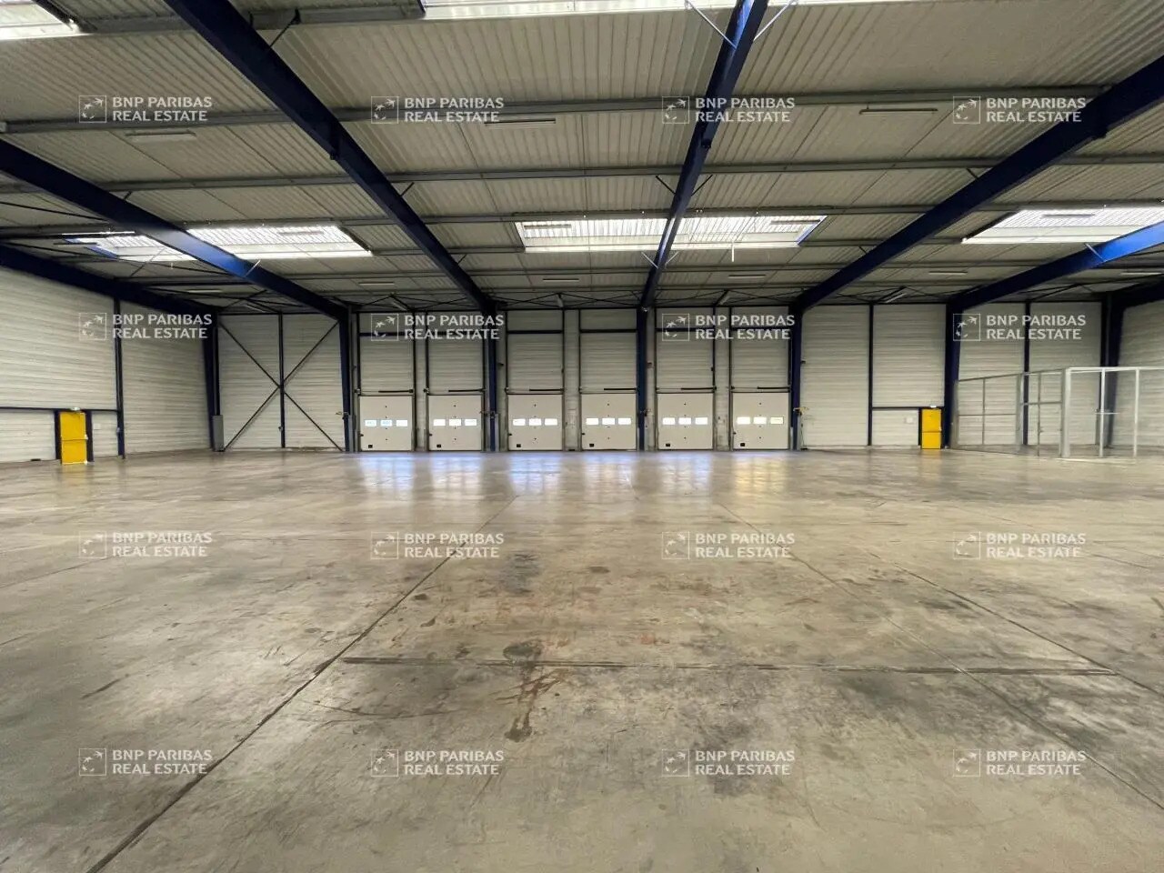 Industriel/Logistique dans Chécy à vendre Photo principale– Image 1 sur 13