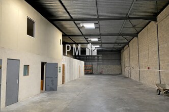 Local d’activités dans Rognac à louer Photo intérieure– Image 2 sur 5