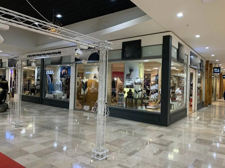 Local commercial dans Avignon à louer - Photo de l’immeuble – Image 1 sur 5