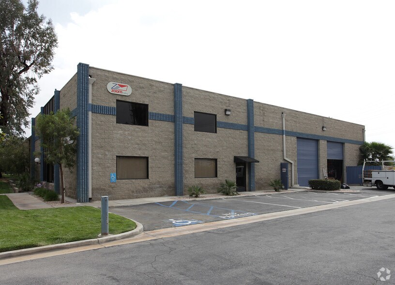 1601 Chicago Ave, Riverside, CA à vendre - Photo principale – Image 1 sur 1