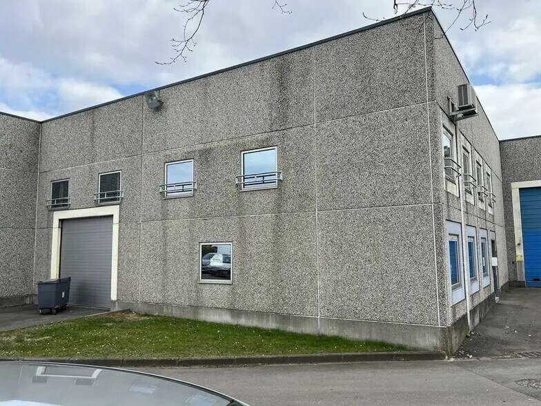 Industriel/Logistique dans Fretin à louer - Photo de l’immeuble – Image 1 sur 5