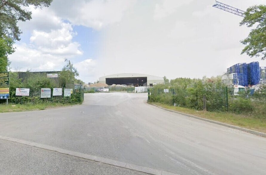 Deans Copse Road, Theale à louer - Photo principale – Image 1 sur 2