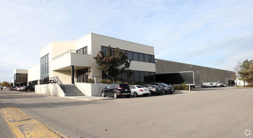 2001-2045 Drew Rd, Mississauga, ON à louer - Photo de l’immeuble – Image 3 sur 3